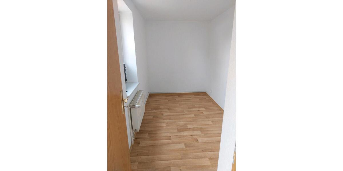 Etagenwohnung Dargun - 3 Zimmer, 75 m&sup2;, 450&euro; | Angebot:26022814