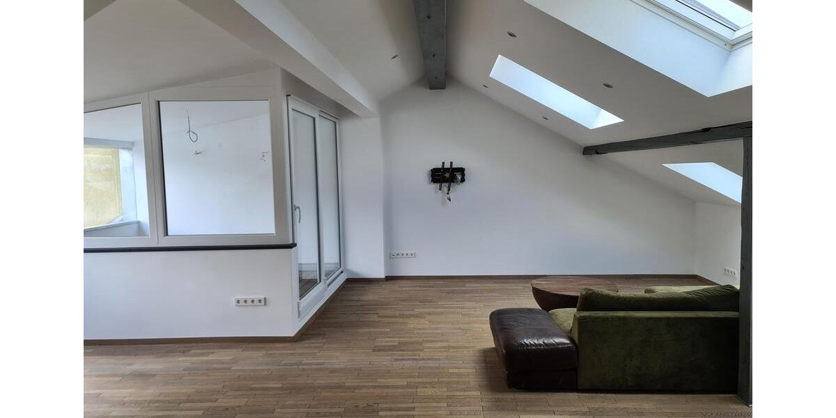 Dachgeschoßwohnung Stuttgart Stuttgart-Ost - 3.5 Zimmer, 96 m&sup2;, 1.600&euro; | Angebot:26641216