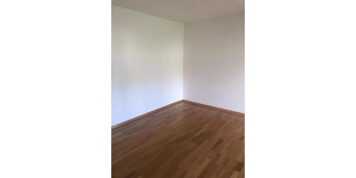 Etagenwohnung Weisenheim am Sand - 3.5 Zimmer, 90 m&sup2;, 925&euro; | Angebot:26250620
