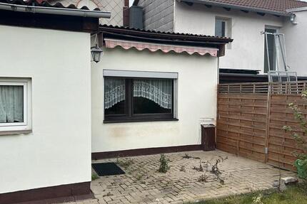 Kleines 3-Zimmer Haus mit schönem Garten zu vermieten zimmer