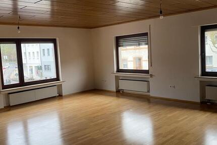 Wohnung Hellenthal - 3 Zimmer, 100 m&sup2;, 880&euro; | Angebot:24804993