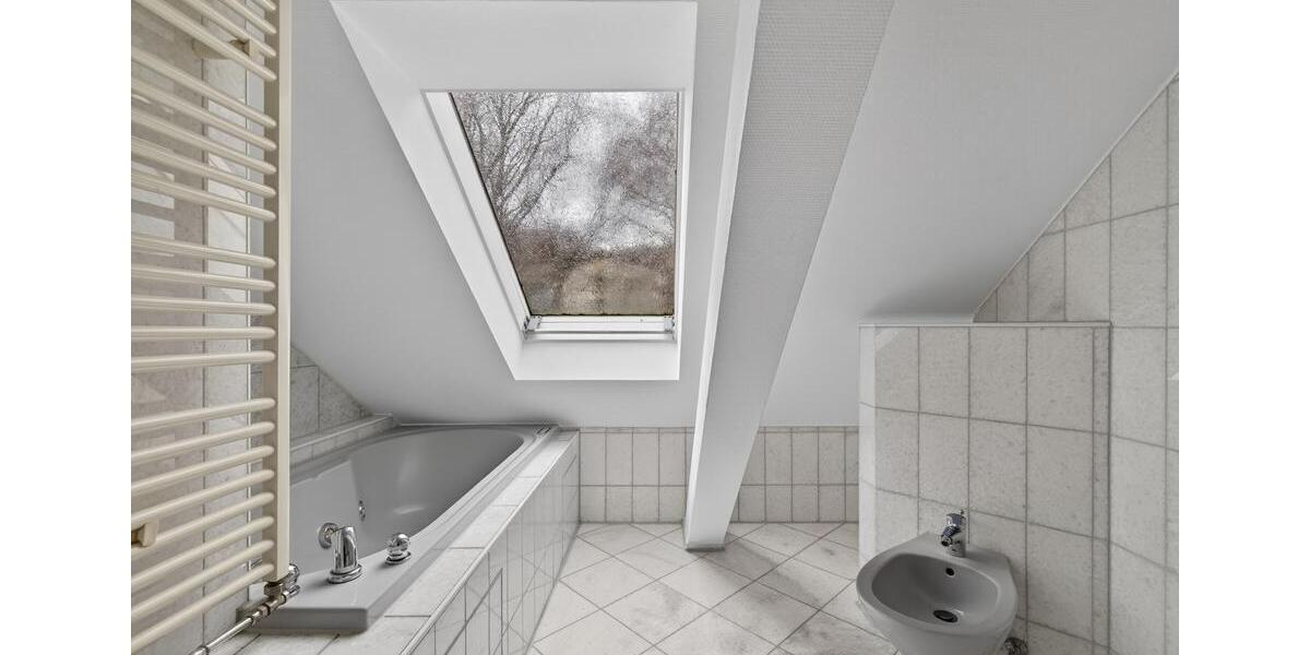 Etagenwohnung Baden-Baden Baden - 3 Zimmer, 135 m&sup2;, 1.500&euro; | Angebot:26296417
