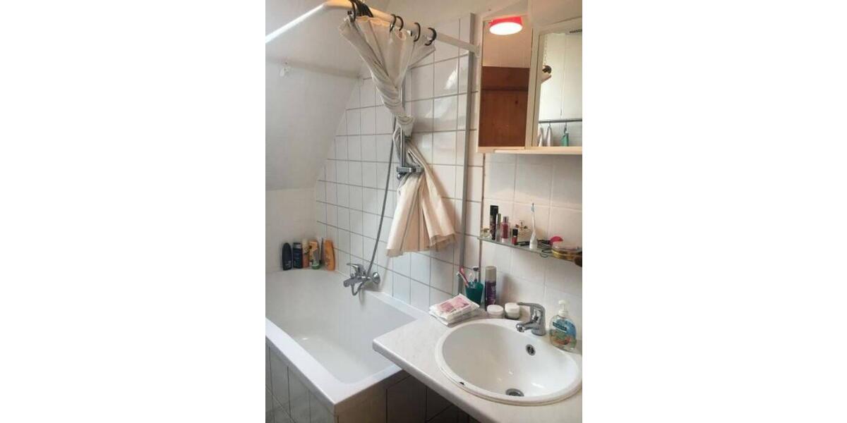 Dachgeschoßwohnung Esslingen am Neckar - 2 Zimmer, 49 m&sup2;, 900&euro; | Angebot:24612224