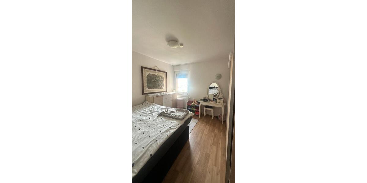 Erdgeschoßwohnung Laichingen - 4 Zimmer, 95 m&sup2;, 1.050&euro; | Angebot:26022413