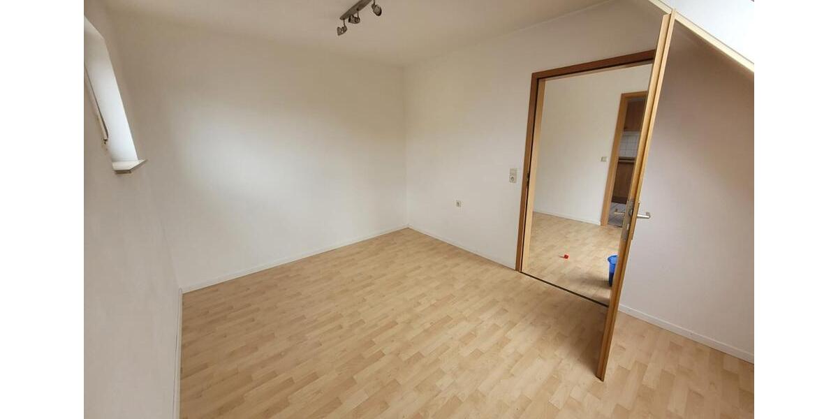 Dachgeschoßwohnung Hechingen - 3 Zimmer, 82 m&sup2;, 880&euro; | Angebot:24864796