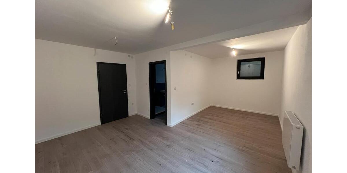 Einfamilienhaus Wiesenthau - 6 Zimmer, 180 m&sup2;, 1.600&euro; | Angebot:25859620