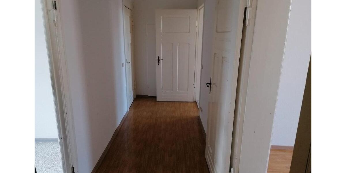 Etagenwohnung Bad Schmiedeberg - 4 Zimmer, 107 m&sup2;, 500&euro; | Angebot:26401121