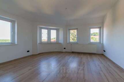 Wohnung zum Mieten in Hohenstein-Ernstthal 203,26 € 36.95 m² 2 zimmer