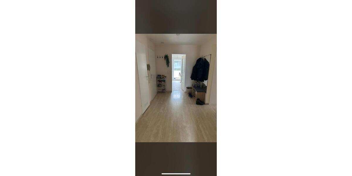 Etagenwohnung Konstanz Allmannsdorf - 4 Zimmer, 14 m&sup2;, 550&euro; | Angebot:25964636