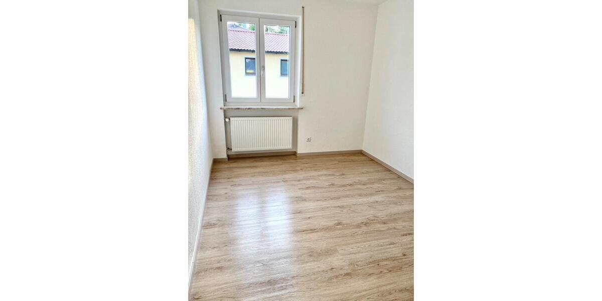 Etagenwohnung Nabburg - 4 Zimmer, 120 m&sup2;, 1.150&euro; | Angebot:24472775