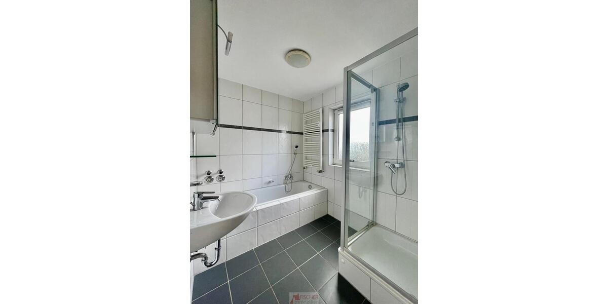 Etagenwohnung Vaihingen an der Enz - 4 Zimmer, 112 m&sup2;, 1.200&euro; | Angebot:25987146