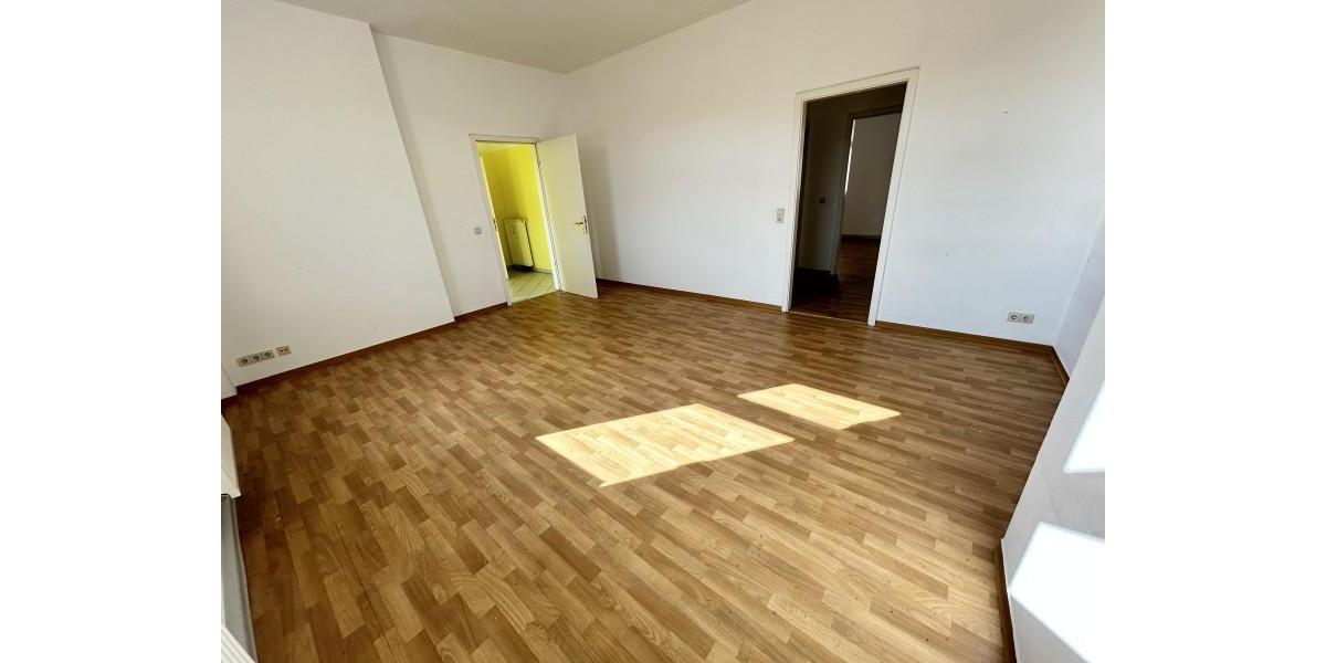 Etagenwohnung Hainichen - 3 Zimmer, 93 m&sup2;, 650&euro; | Angebot:19957940