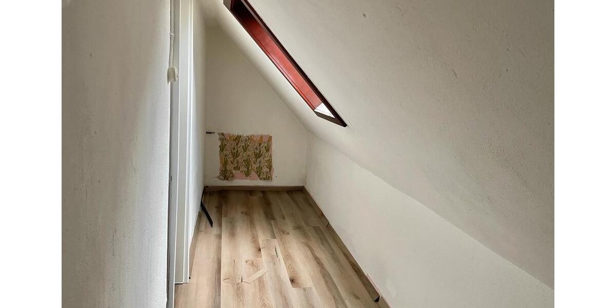 Dachgeschoßwohnung Gummersbach - 4 Zimmer, 73 m&sup2;, 800&euro; | Angebot:26356814