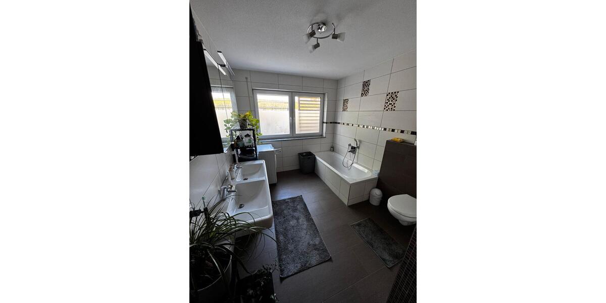Erdgeschoßwohnung Attenweiler - 3.5 Zimmer, 125 m&sup2;, 1.400&euro; | Angebot:26380292
