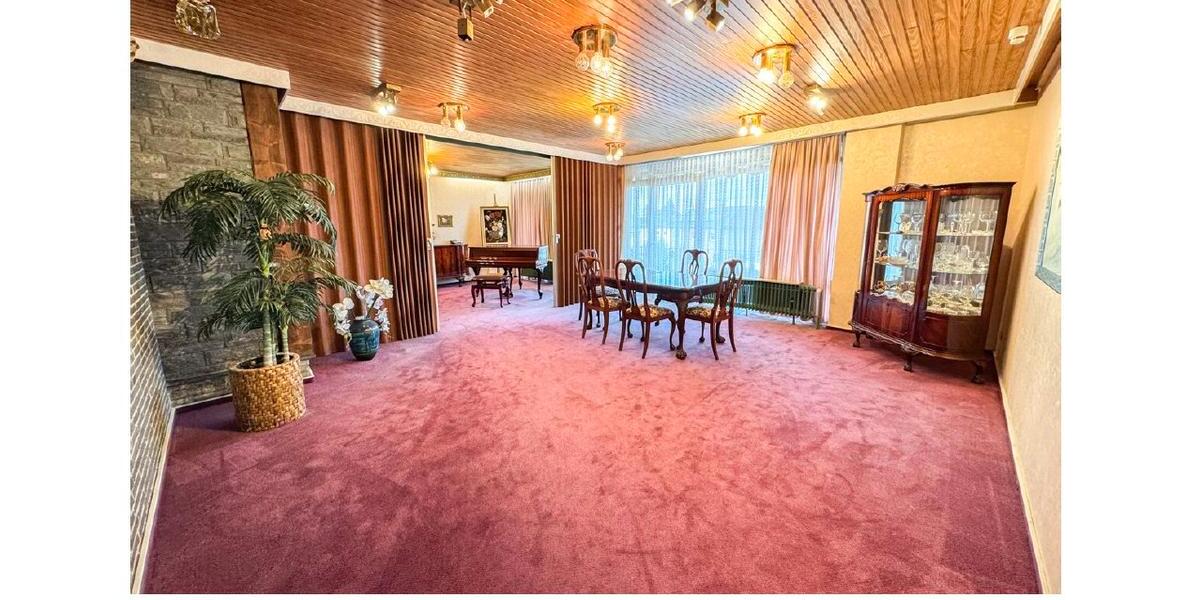 Etagenwohnung Düren Mariaweiler-Hoven - 7 Zimmer, 222 m&sup2;, 1.650&euro; | Angebot:26311844