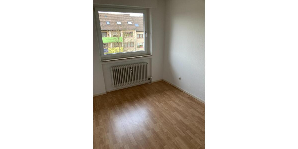 Attraktive 3 Zimmer Wohnung, plus Mansardenzimmer mit Badezimmer, 4 zimmer