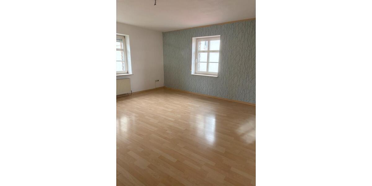 Etagenwohnung Schwalmstadt - 1 Zimmer, 120 m&sup2;, 1.000&euro; | Angebot:26459852