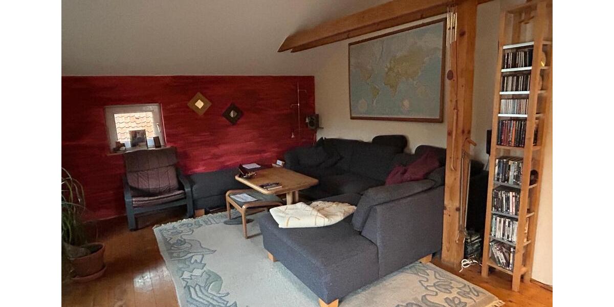 100qm Wohnung im Dachgeschoss 2 zimmer