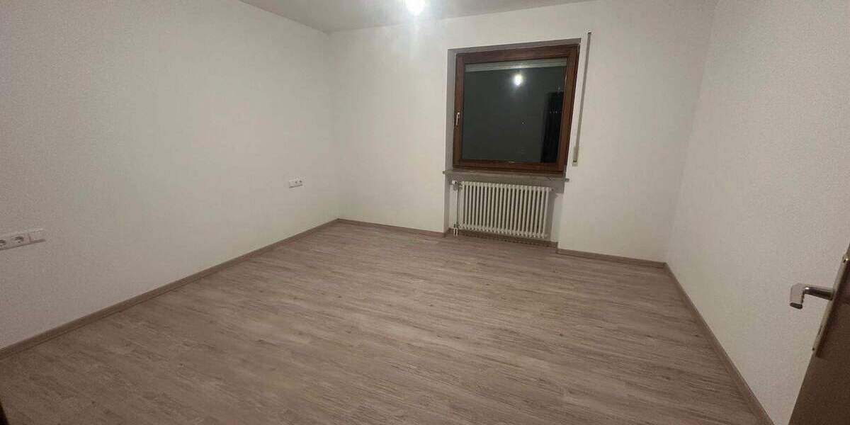 Attraktive neu sanierte 2 ZKB Wohnung mit Einbauküche und Balkon 2 zimmer