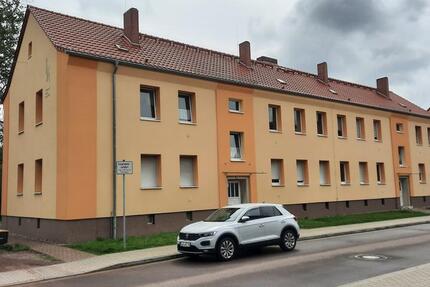 Wohnung Nienburg (Saale) - 3 Zimmer, 63 m&sup2;, 450&euro; | Angebot:21269145