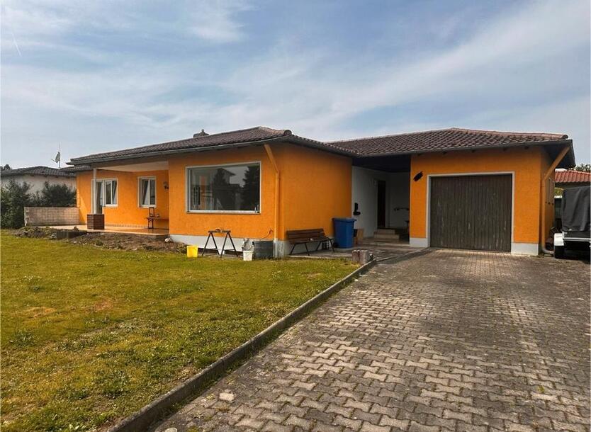 Sehr großes Einfamilienhaus in ruhiger Lage zu vermieten!