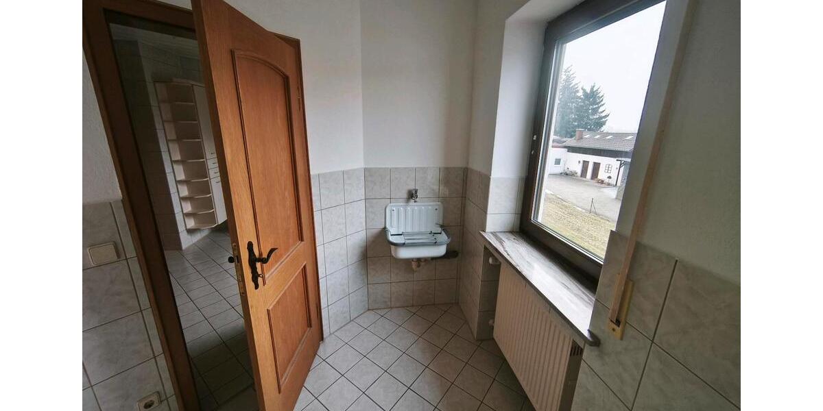 Etagenwohnung Günzburg - 3.5 Zimmer, 120 m&sup2;, 1.300&euro; | Angebot:24592928