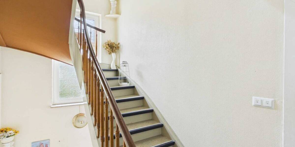 Mehrfamilienhaus, Wohnhaus Bremerhaven / Geestemünde Geestemünde - 6 Zimmer, 140 m&sup2;, 1.300&euro; | Angebot:26744295