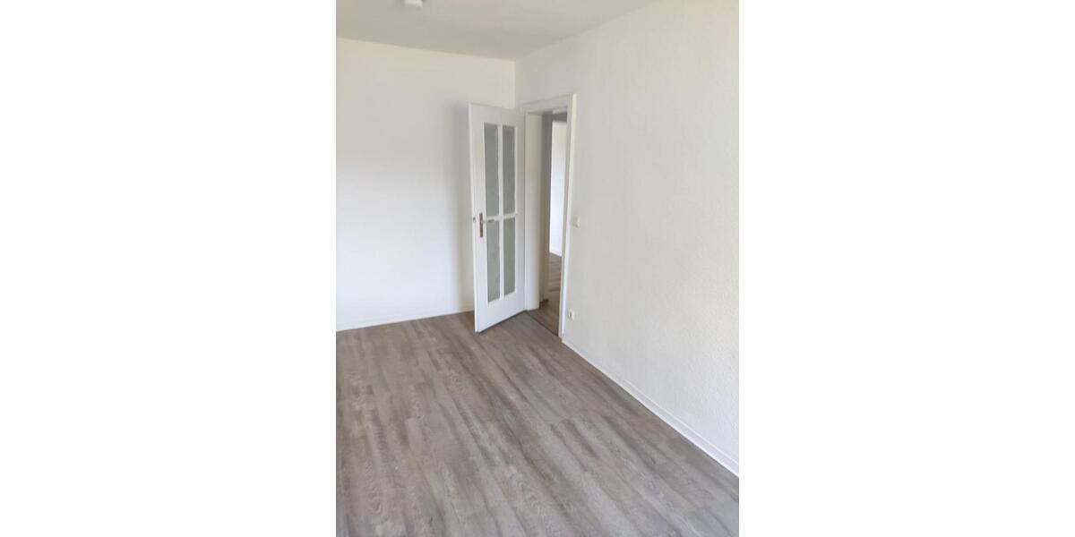 Etagenwohnung Plattenburg - 3 Zimmer, 58 m&sup2;, 385&euro; | Angebot:26070674