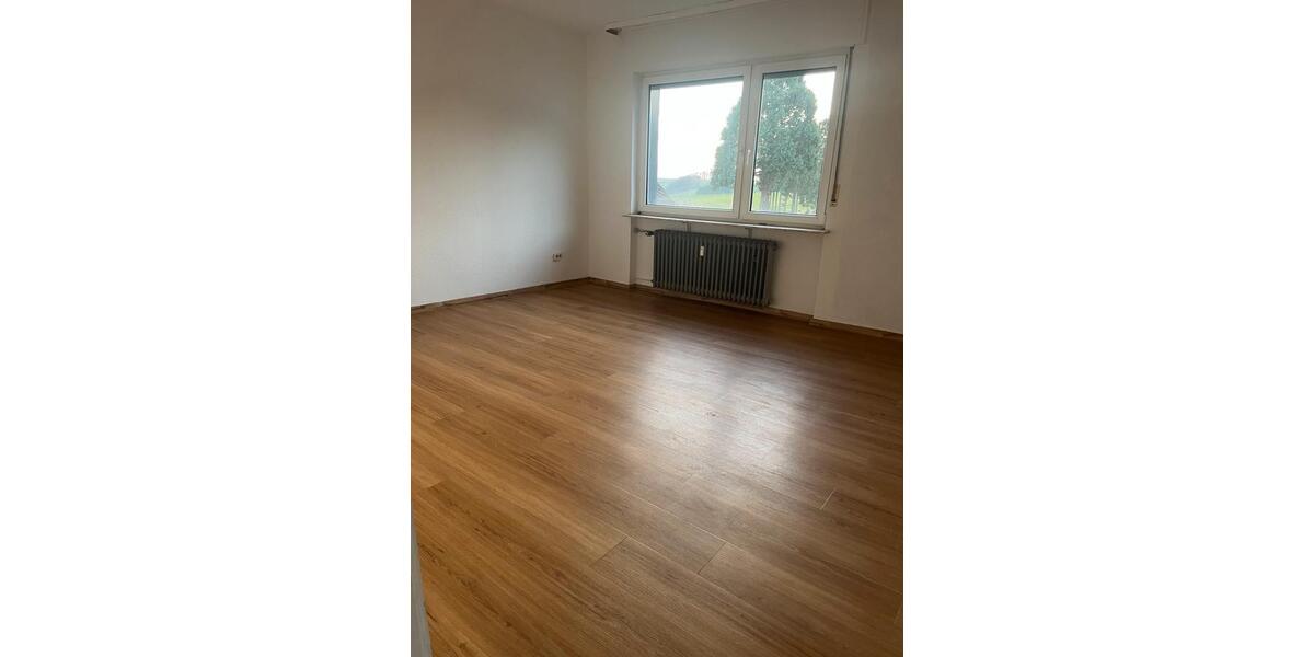 Etagenwohnung Gevenich - 5 Zimmer, 100 m&sup2;, 550&euro; | Angebot:26025390