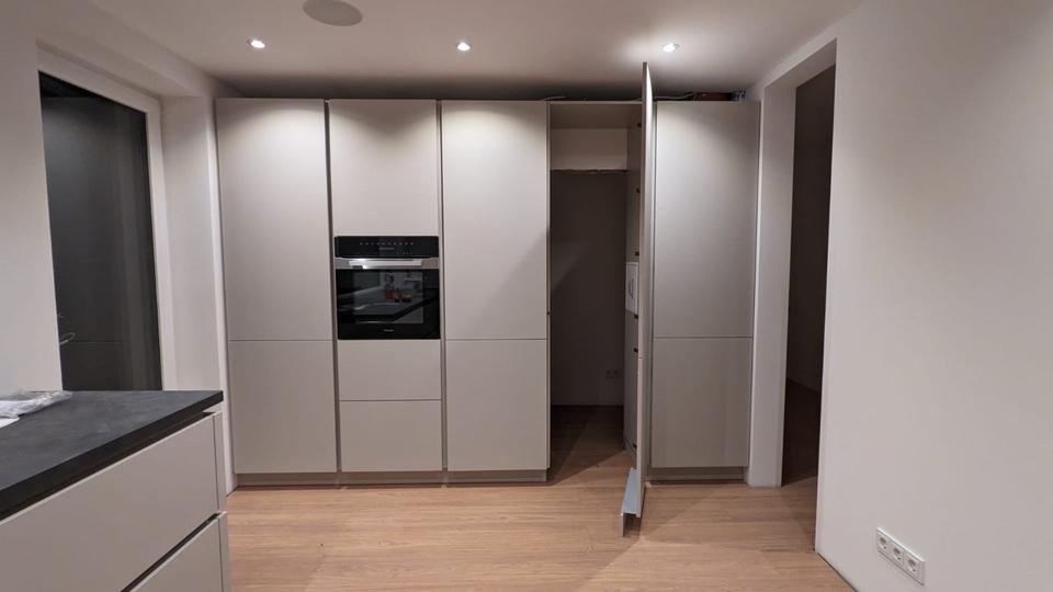 Freistehendes luxuriöses Einfamilienhaus am Waldrand in Halle (W) 4.5 zimmer