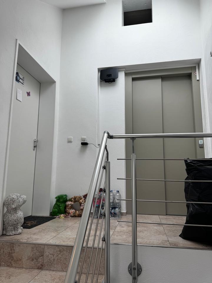 Helle 3 Zimmer Wohnung 87 qmmit EBK und Balkon, Garage und Aufzug
