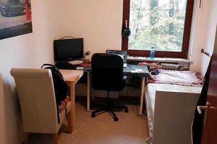 Small & Cozy room available for short duration (NO KVR) 8 zimmer