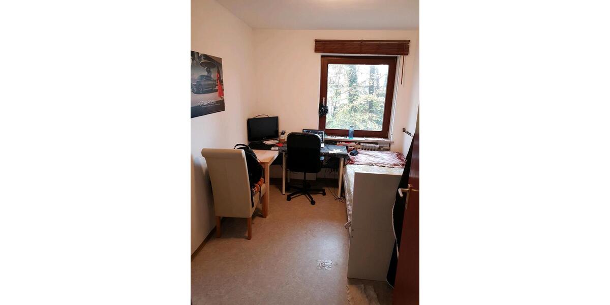 Small & Cozy room available for short duration (NO KVR) 8 zimmer