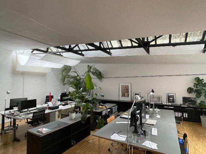 Arbeitsplätze in hellem Atelierraum zu vermieten Haidhausen - All-in-Miete zimmer