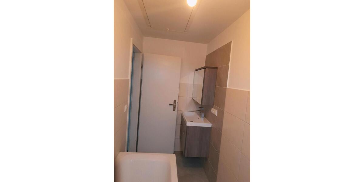 Etagenwohnung Gnoien - 5 Zimmer, 120 m&sup2;, 1.180&euro; | Angebot:24729214