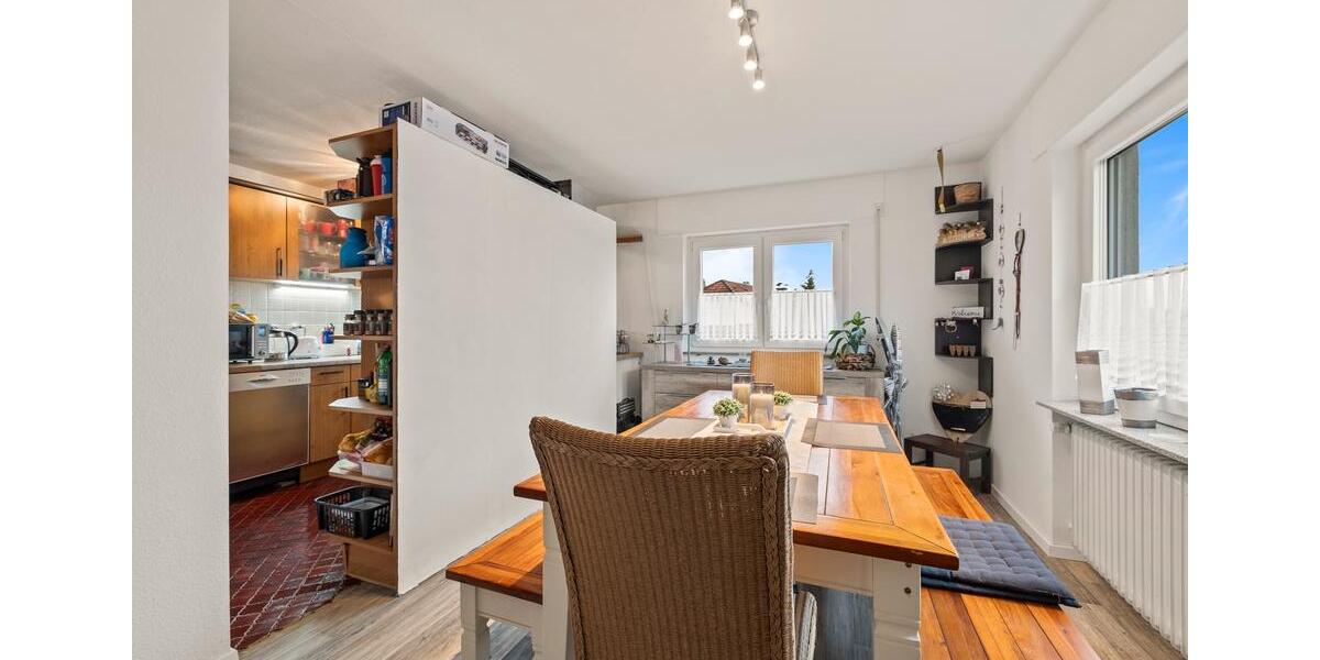 Etagenwohnung Waldshut-Tiengen Tiengen - 4 Zimmer, 108 m&sup2;, 1.100&euro; | Angebot:25403666