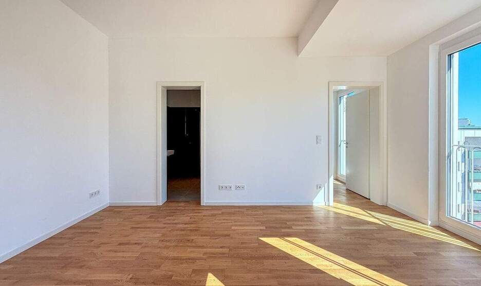 Schlau und effizient geschnittene Wohnung - Bodentiefe Fenster, viel Licht und mitten in der Stadt 2 zimmer