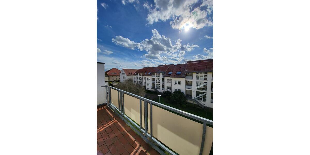 Ab sofort! * Schicke 3-Raumwohnung im DG mit großen Balkon * 3 zimmer