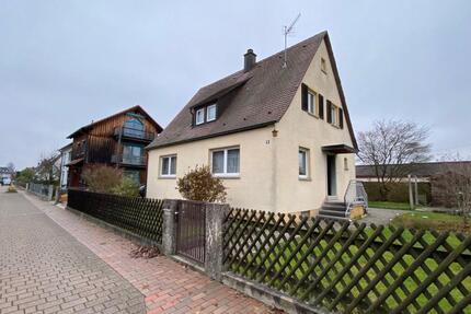 Einfamilienhaus mit Garten + Garage 575m^2 ZU VERMIETEN! 5 zimmer