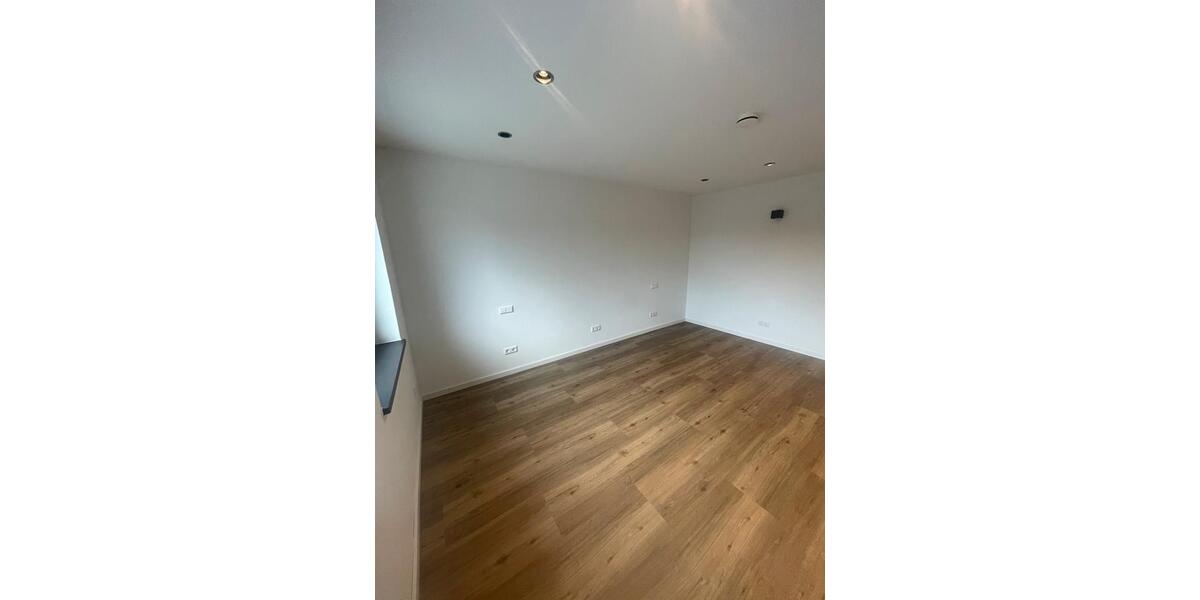 Erdgeschoßwohnung Vogt - 3 Zimmer, 97 m&sup2;, 1.350&euro; | Angebot:27608146