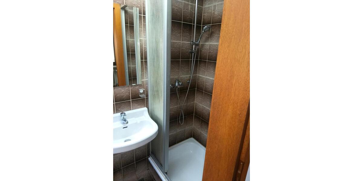 Zimmer mit Bad und Dusche zu vermieten 1 zimmer