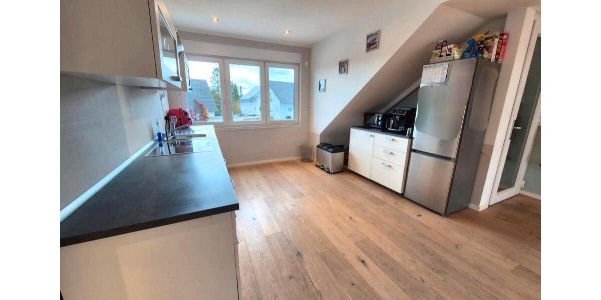 Dachgeschoßwohnung Reinheim - 4 Zimmer, 93 m&sup2;, 1.250&euro; | Angebot:26254498