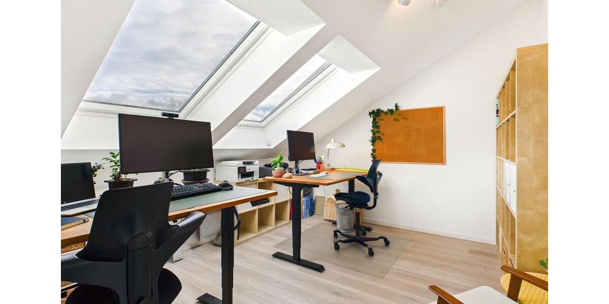 Dachgeschoßwohnung Kornwestheim - 4 Zimmer, 94 m&sup2;, 1.880&euro; | Angebot:24663488