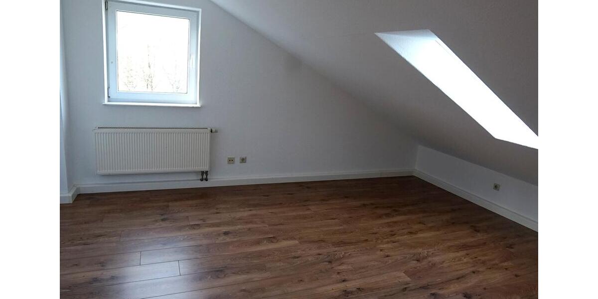 Dachgeschoßwohnung Dillenburg - 3 Zimmer, 81 m&sup2;, 660&euro; | Angebot:25649048