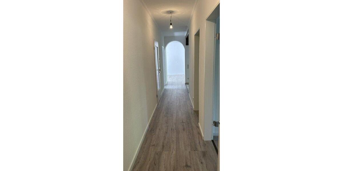 Hochparterre Rosbach vor der Höhe - 3.5 Zimmer, 114 m&sup2;, 1.350&euro; | Angebot:26632471
