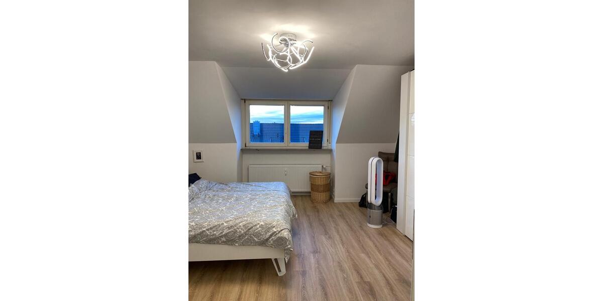 Etagenwohnung Stuttgart Bad Cannstatt - 3 Zimmer, 82 m&sup2;, 1.250&euro; | Angebot:26681918