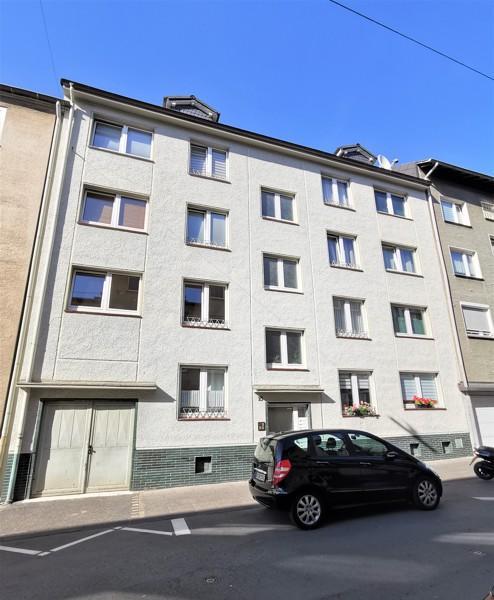 Frisch renovierte 3-Zi.-Whg. mit neuem Oberboden zimmer