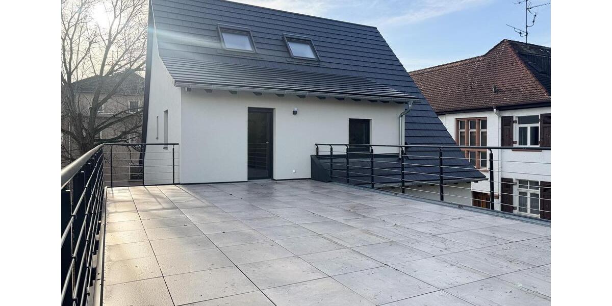 Penthouse Maisonette Wohnung mit riesiger Dachterrasse - Erstbezug nach energ. Komplettsanierung 3 zimmer