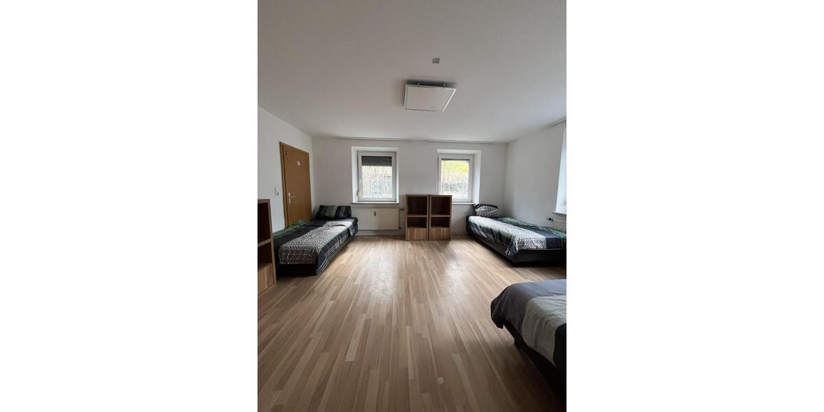 Wohnen auf Zeit Ustersbach - 5 Zimmer, 15 m&sup2;, 20&euro; | Angebot:25540379