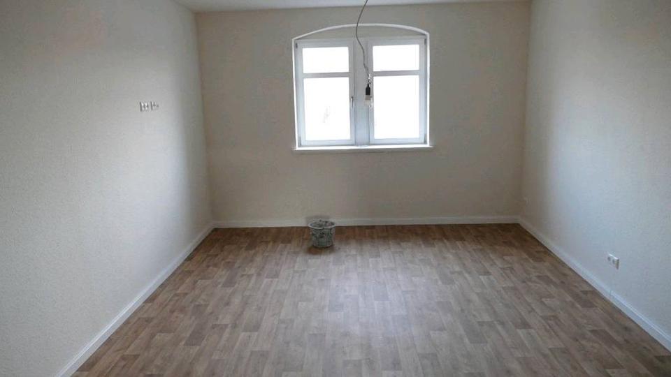 Dachgeschoßwohnung Pößneck - 4 Zimmer, 110 m&sup2;, 850&euro; | Angebot:26045556